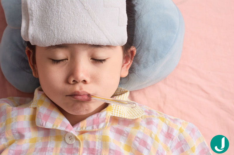 سردرد همراه تب در نوزادان