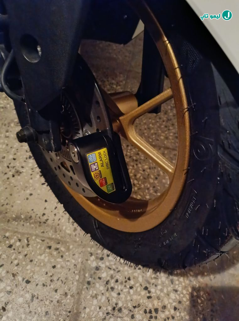 قفل دیسکی سبک موتو لاک مدل A13 روی دیسک ترمز اسکوتر